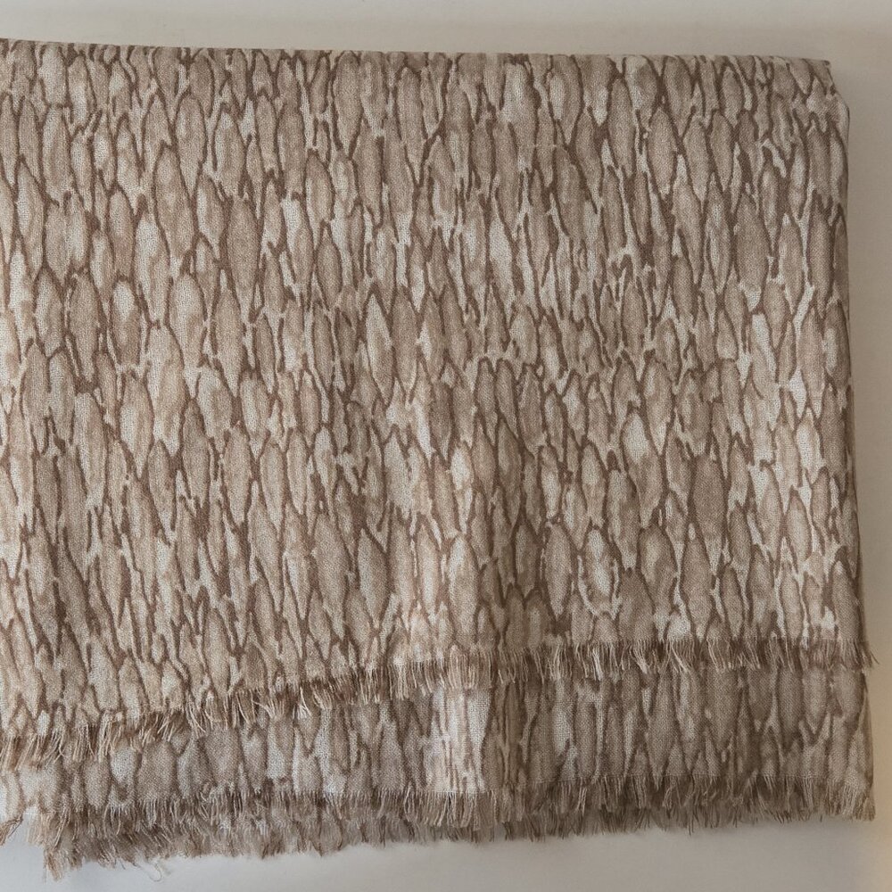NWOT J. McLaughlin Reed Scarf in Tobago Texture Tan/White